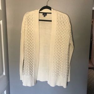 Cream/Off White NWOT AE American Eagle Cardigan
